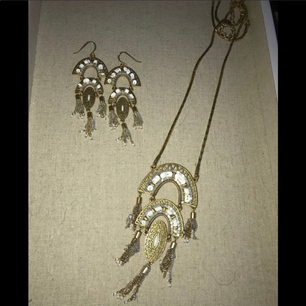 Stella & Dot Necklace and Earrings Set